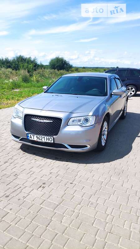 Седан Chrysler 300