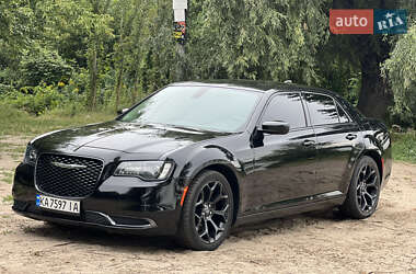 Chrysler 300  2019