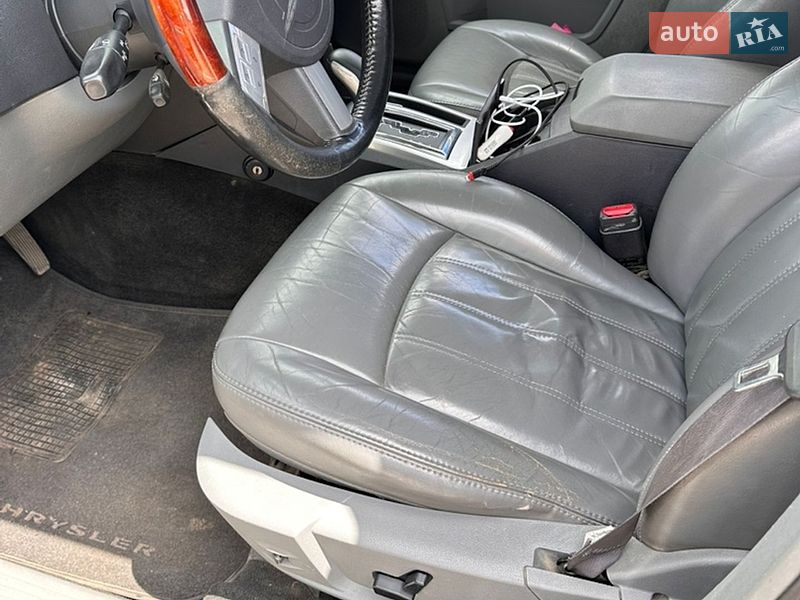 Седан Chrysler 300C 2005 в Киеве
