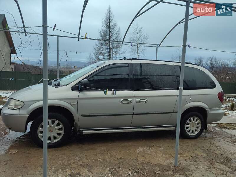 Chrysler Grand Voyager 2001 року в Чернівцях