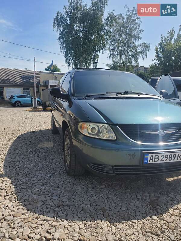Мінівен Chrysler Grand Voyager