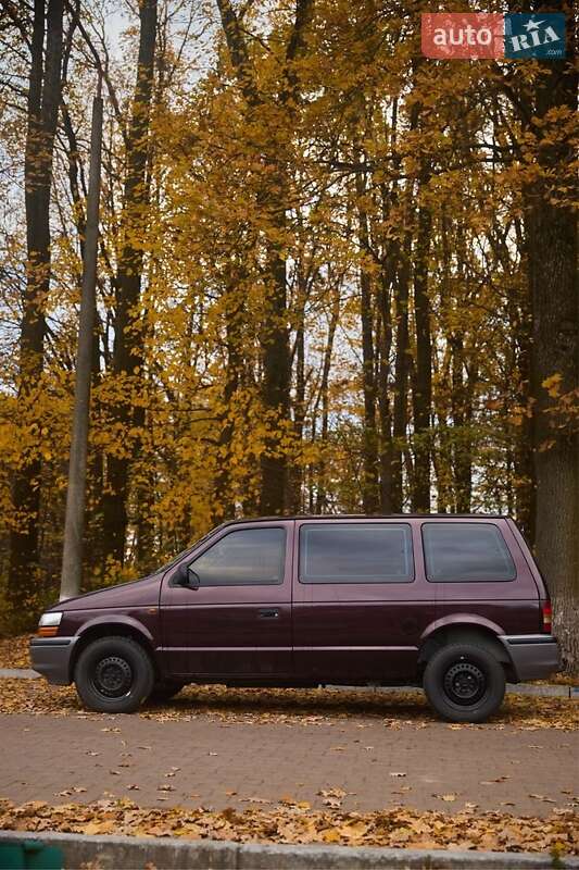 Мінівен Chrysler Grand Voyager