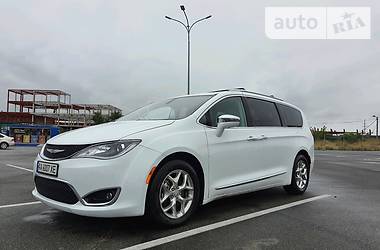 Chrysler Pacifica Limited 2016