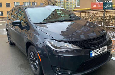 Chrysler Pacifica  2019