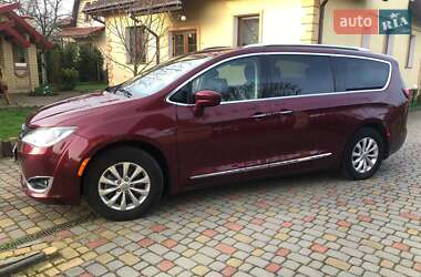 Chrysler Pacifica  2019