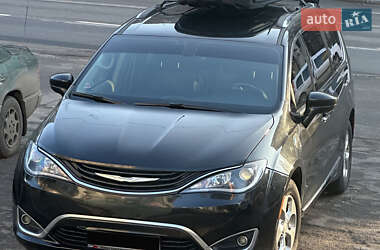 Chrysler Pacifica Touring L 2017