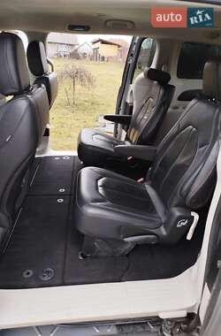 Мінівен Chrysler Pacifica 2017 в Львові фото 5 Мінівен Chrysler Pacifica 2017 в Львові