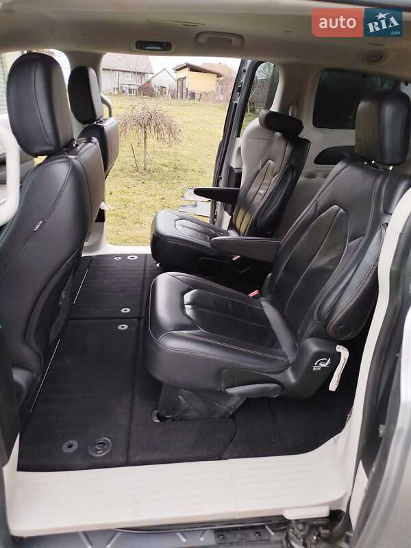 Мінівен Chrysler Pacifica 2017 в Львові фото 5 Мінівен Chrysler Pacifica 2017 в Львові