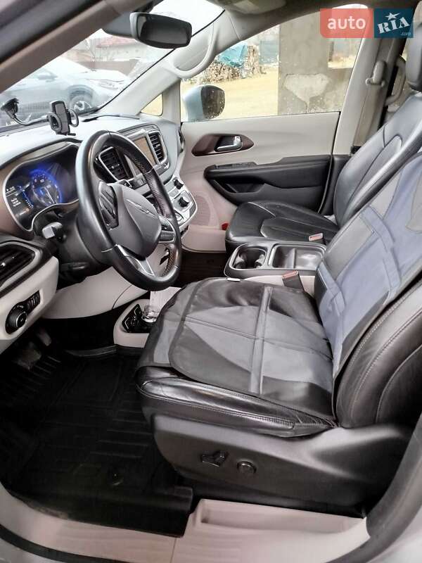 Мінівен Chrysler Pacifica 2017 в Львові фото 10 Мінівен Chrysler Pacifica 2017 в Львові