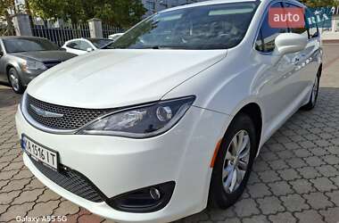 Chrysler Pacifica  2017