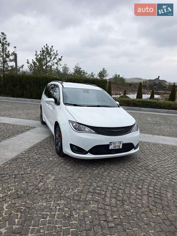 Chrysler Pacifica