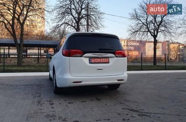 Минивэн Chrysler Pacifica 2020 в Киеве фото 5 Минивэн Chrysler Pacifica 2020 в Киеве