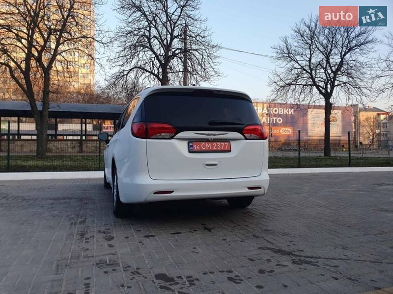 Минивэн Chrysler Pacifica 2020 в Киеве фото 5 Минивэн Chrysler Pacifica 2020 в Киеве