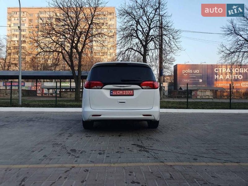 Минивэн Chrysler Pacifica 2020 в Киеве фото 6 Минивэн Chrysler Pacifica 2020 в Киеве
