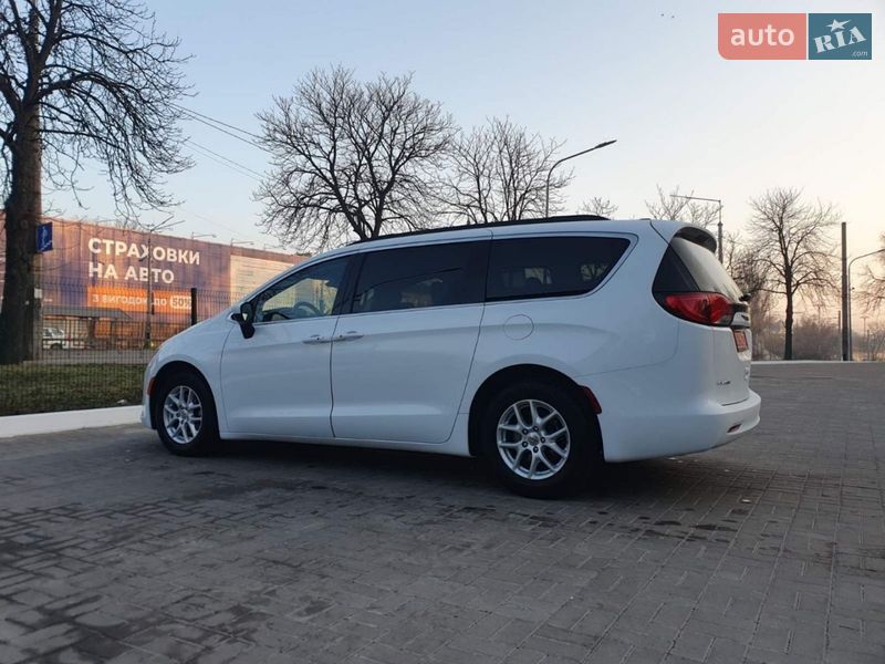 Минивэн Chrysler Pacifica 2020 в Киеве фото 3 Минивэн Chrysler Pacifica 2020 в Киеве