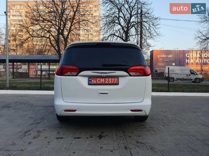 Минивэн Chrysler Pacifica 2020 в Киеве фото 7 Минивэн Chrysler Pacifica 2020 в Киеве