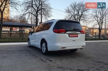 Минивэн Chrysler Pacifica 2020 в Киеве фото 4 Минивэн Chrysler Pacifica 2020 в Киеве
