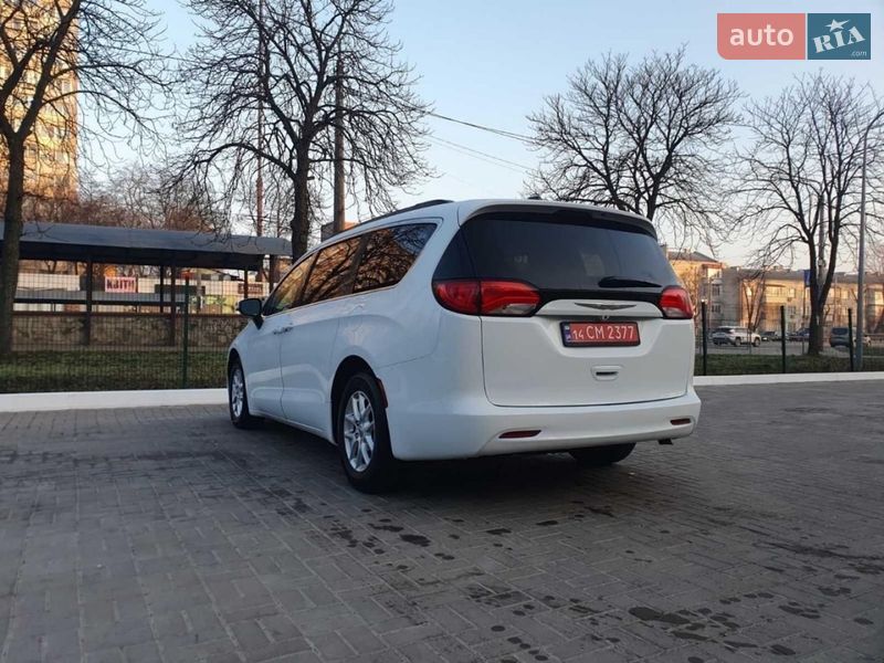 Минивэн Chrysler Pacifica 2020 в Киеве фото 4 Минивэн Chrysler Pacifica 2020 в Киеве