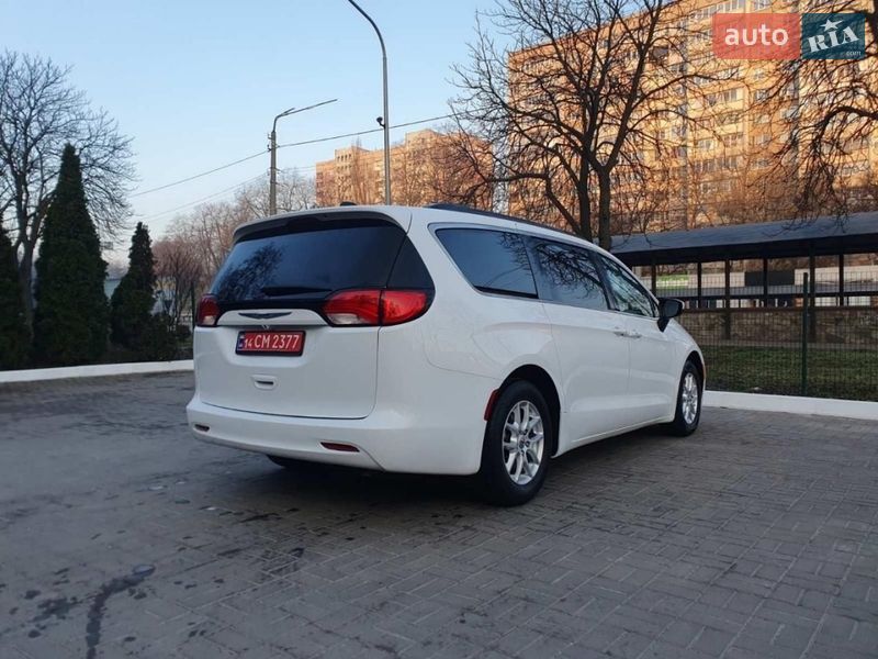 Минивэн Chrysler Pacifica 2020 в Киеве фото 9 Минивэн Chrysler Pacifica 2020 в Киеве