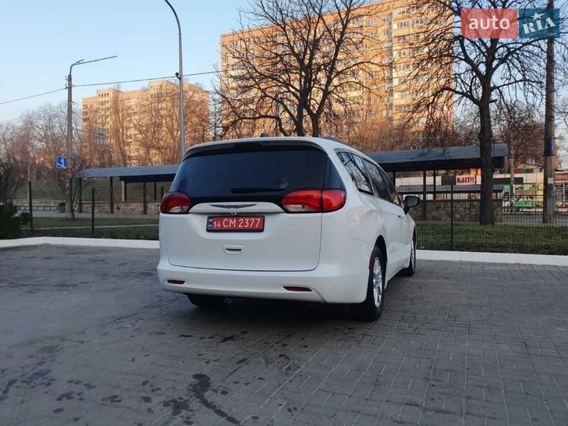 Минивэн Chrysler Pacifica 2020 в Киеве фото 8 Минивэн Chrysler Pacifica 2020 в Киеве