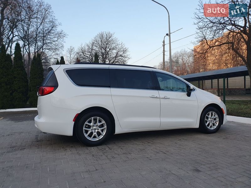 Минивэн Chrysler Pacifica 2020 в Киеве фото 10 Минивэн Chrysler Pacifica 2020 в Киеве