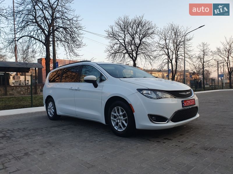 Минивэн Chrysler Pacifica 2020 в Киеве фото 14 Минивэн Chrysler Pacifica 2020 в Киеве