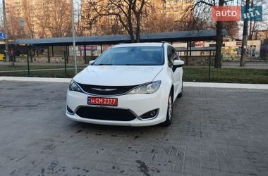 Минивэн Chrysler Pacifica 2020 в Киеве фото 19 Минивэн Chrysler Pacifica 2020 в Киеве