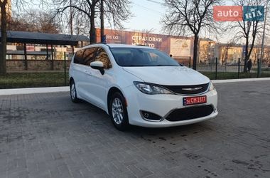 Минивэн Chrysler Pacifica 2020 в Киеве фото 15 Минивэн Chrysler Pacifica 2020 в Киеве