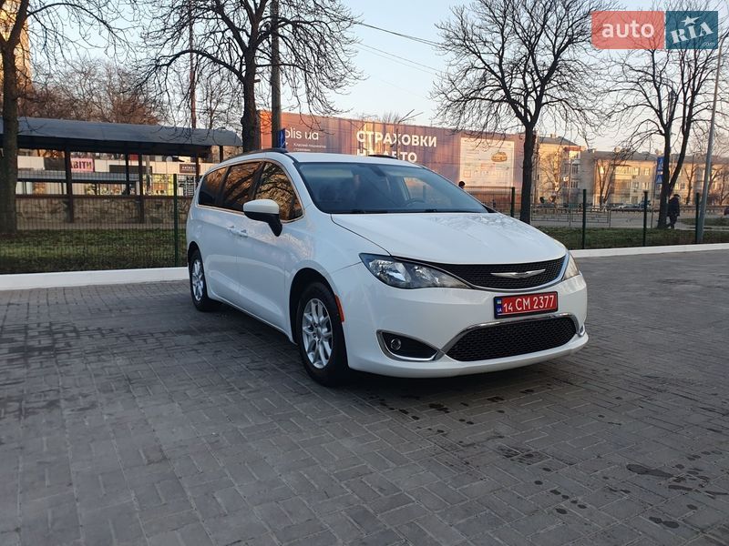 Минивэн Chrysler Pacifica 2020 в Киеве фото 15 Минивэн Chrysler Pacifica 2020 в Киеве