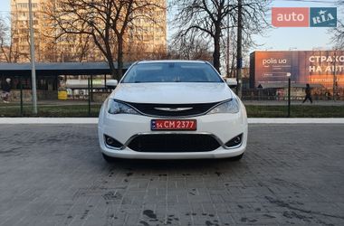 Минивэн Chrysler Pacifica 2020 в Киеве фото 17 Минивэн Chrysler Pacifica 2020 в Киеве