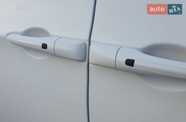 Минивэн Chrysler Pacifica 2020 в Киеве фото 20 Минивэн Chrysler Pacifica 2020 в Киеве
