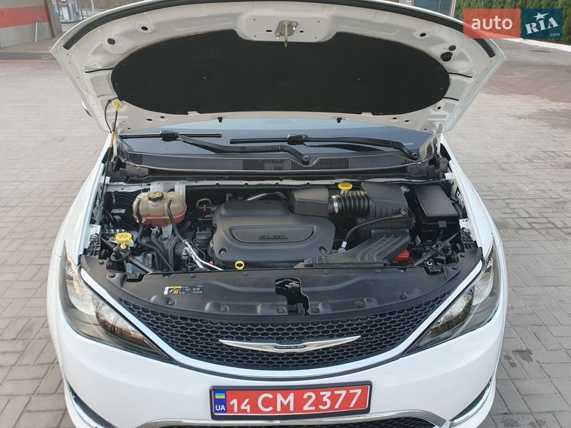 Минивэн Chrysler Pacifica 2020 в Киеве фото 22 Минивэн Chrysler Pacifica 2020 в Киеве