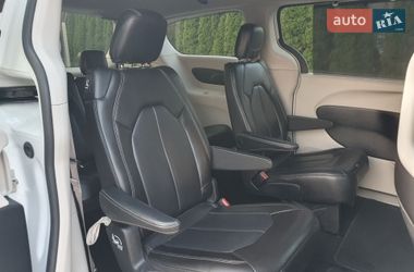 Минивэн Chrysler Pacifica 2020 в Киеве фото 30 Минивэн Chrysler Pacifica 2020 в Киеве