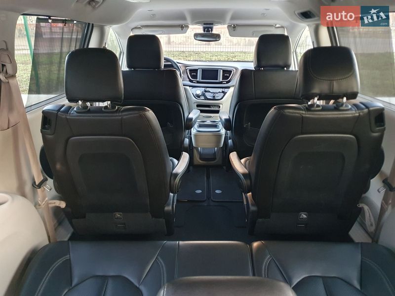 Минивэн Chrysler Pacifica 2020 в Киеве фото 29 Минивэн Chrysler Pacifica 2020 в Киеве