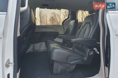 Минивэн Chrysler Pacifica 2020 в Киеве фото 26 Минивэн Chrysler Pacifica 2020 в Киеве