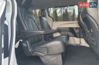 Минивэн Chrysler Pacifica 2020 в Киеве фото 31 Минивэн Chrysler Pacifica 2020 в Киеве