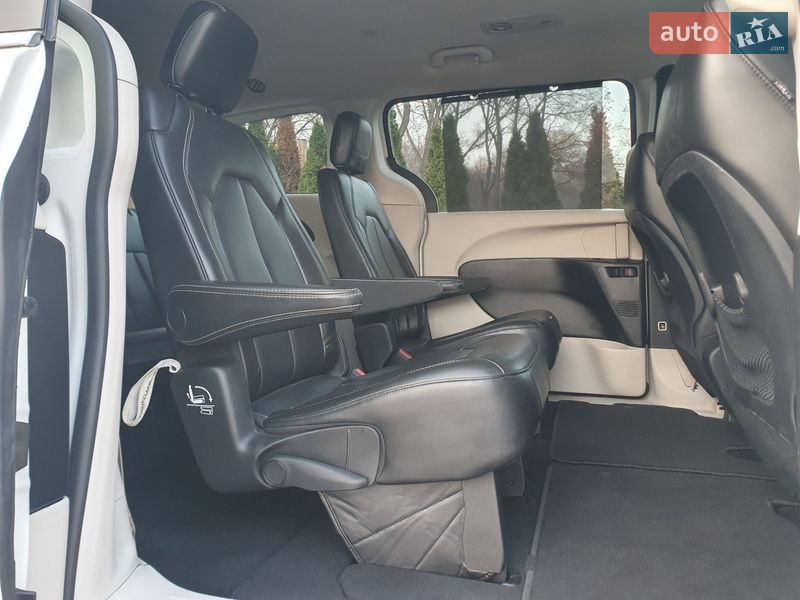 Минивэн Chrysler Pacifica 2020 в Киеве фото 31 Минивэн Chrysler Pacifica 2020 в Киеве