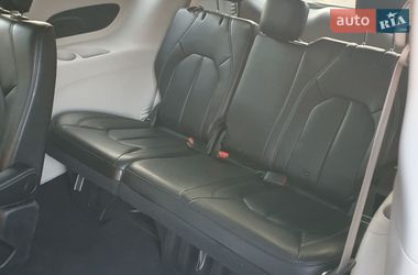 Минивэн Chrysler Pacifica 2020 в Киеве фото 28 Минивэн Chrysler Pacifica 2020 в Киеве