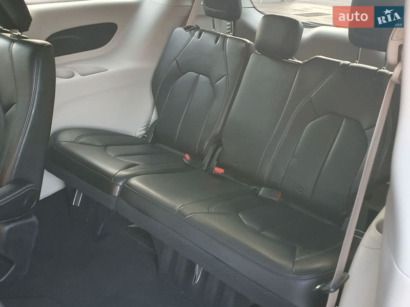 Минивэн Chrysler Pacifica 2020 в Киеве фото 28 Минивэн Chrysler Pacifica 2020 в Киеве