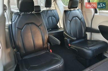 Минивэн Chrysler Pacifica 2020 в Киеве фото 32 Минивэн Chrysler Pacifica 2020 в Киеве