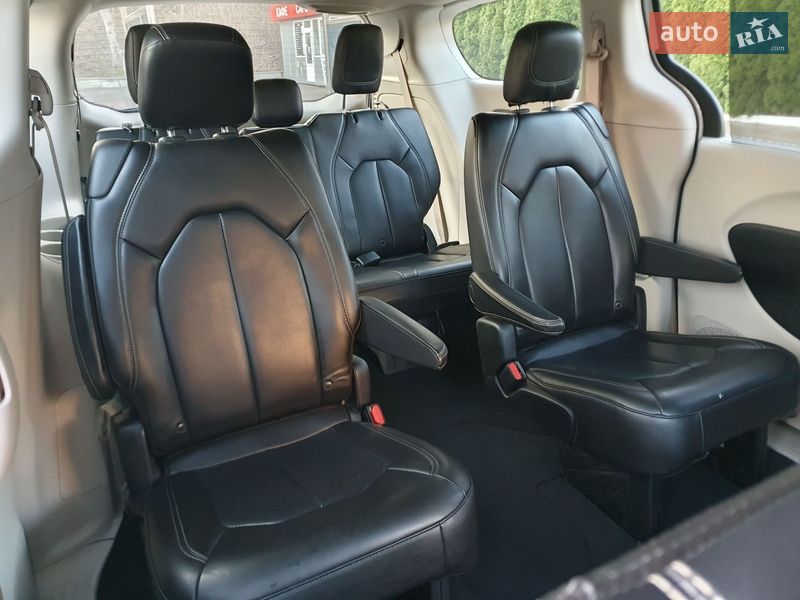 Минивэн Chrysler Pacifica 2020 в Киеве фото 32 Минивэн Chrysler Pacifica 2020 в Киеве