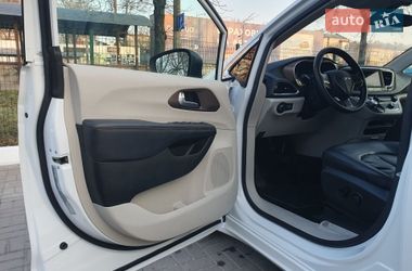 Минивэн Chrysler Pacifica 2020 в Киеве фото 23 Минивэн Chrysler Pacifica 2020 в Киеве