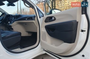 Минивэн Chrysler Pacifica 2020 в Киеве фото 33 Минивэн Chrysler Pacifica 2020 в Киеве