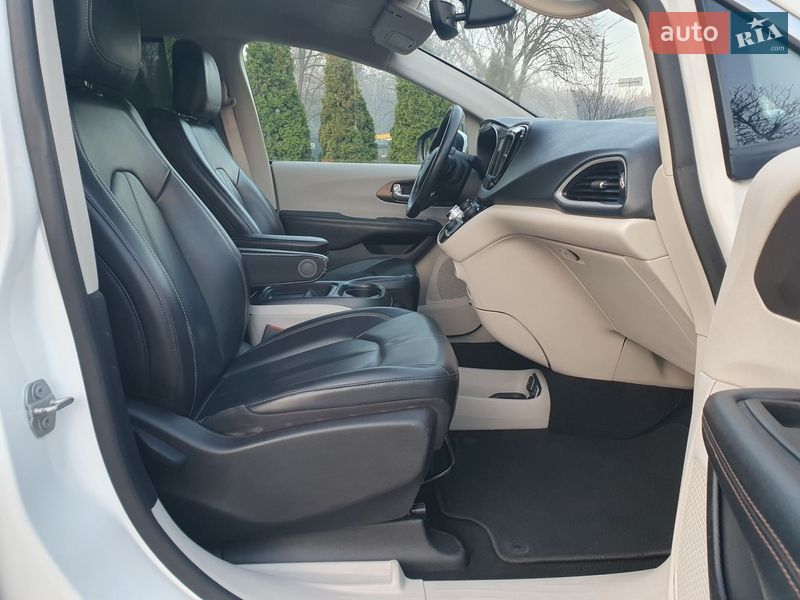 Минивэн Chrysler Pacifica 2020 в Киеве фото 34 Минивэн Chrysler Pacifica 2020 в Киеве