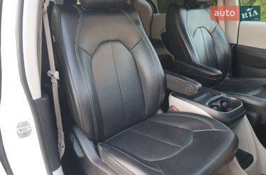 Минивэн Chrysler Pacifica 2020 в Киеве фото 35 Минивэн Chrysler Pacifica 2020 в Киеве