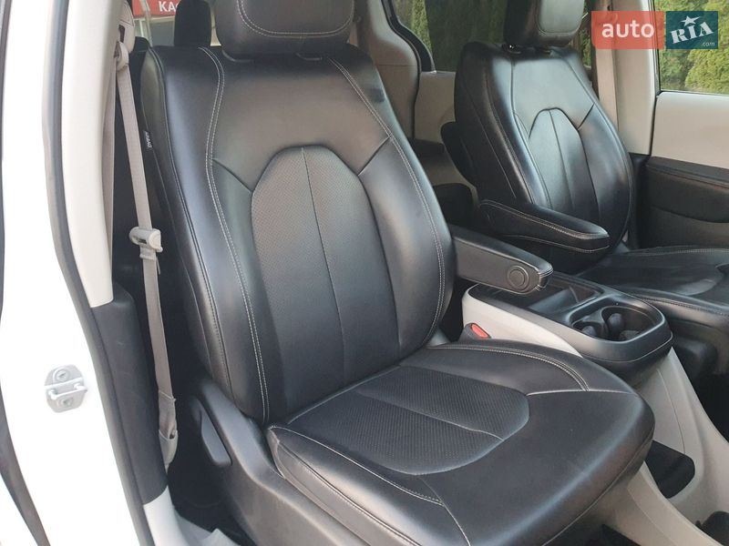 Минивэн Chrysler Pacifica 2020 в Киеве фото 35 Минивэн Chrysler Pacifica 2020 в Киеве