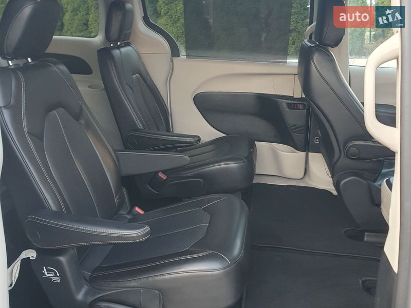 Минивэн Chrysler Pacifica 2020 в Киеве фото 36 Минивэн Chrysler Pacifica 2020 в Киеве