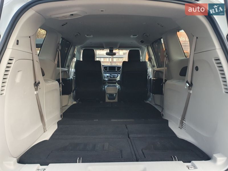 Минивэн Chrysler Pacifica 2020 в Киеве фото 46 Минивэн Chrysler Pacifica 2020 в Киеве