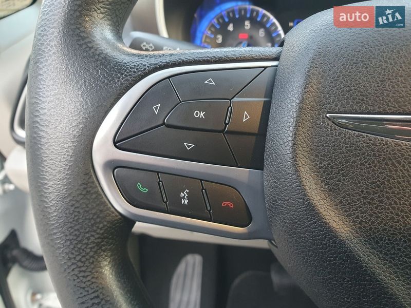 Минивэн Chrysler Pacifica 2020 в Киеве фото 52 Минивэн Chrysler Pacifica 2020 в Киеве