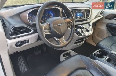 Минивэн Chrysler Pacifica 2020 в Киеве фото 48 Минивэн Chrysler Pacifica 2020 в Киеве